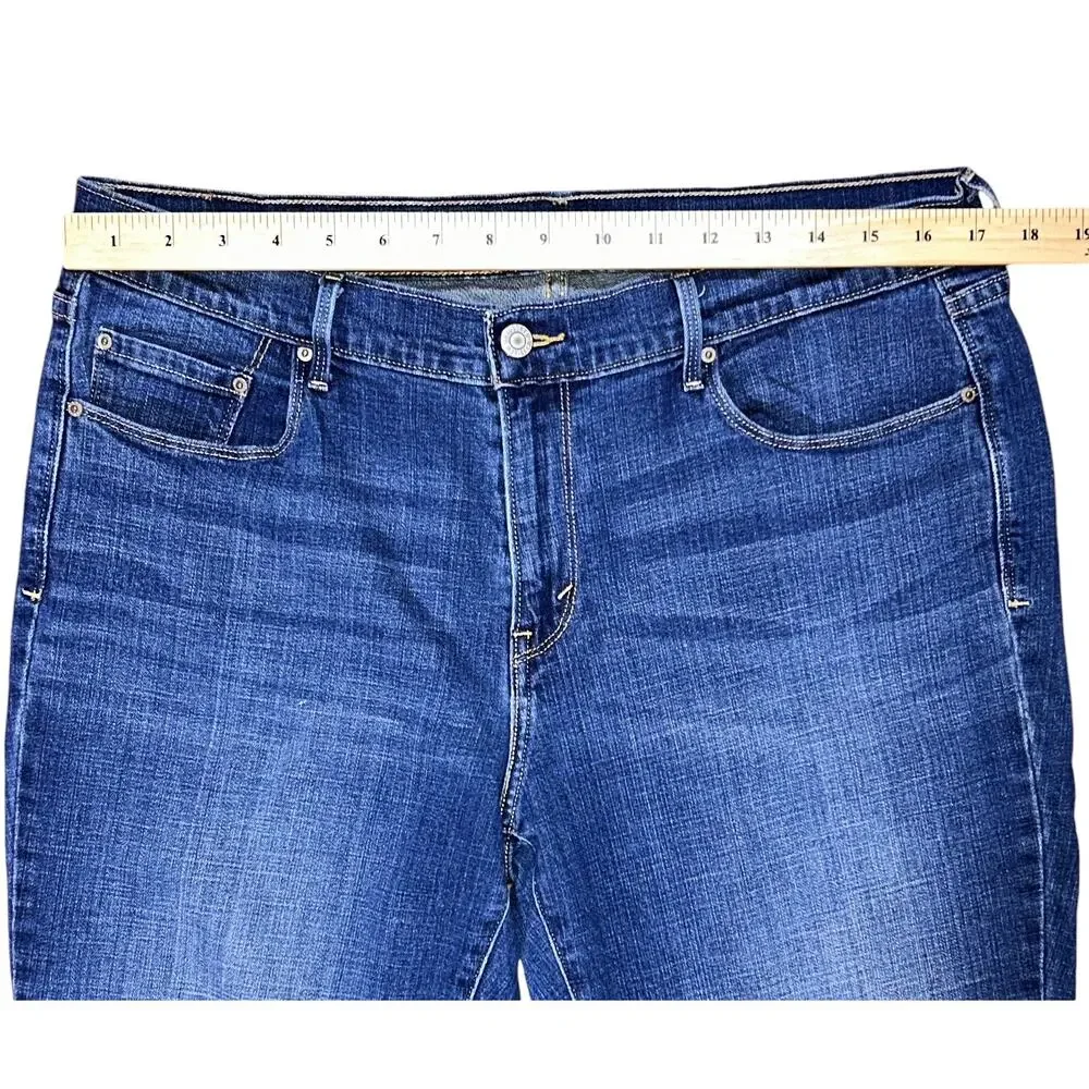 Levis waist 34
